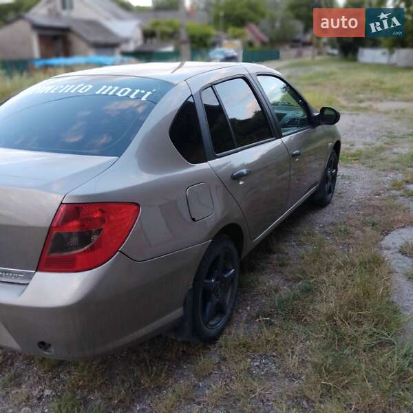 Седан Renault Clio Symbol 2008 в Черновцах