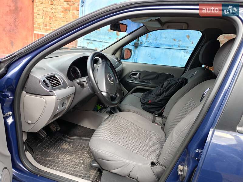 Седан Renault Clio Symbol 2010 в Виннице