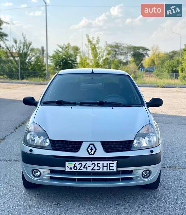 Седан Renault Clio Symbol 2003 в 