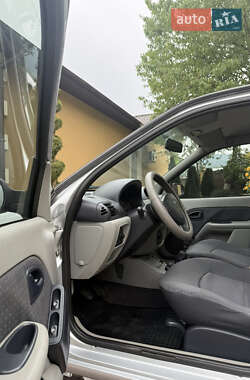 Седан Renault Clio Symbol 2005 в 