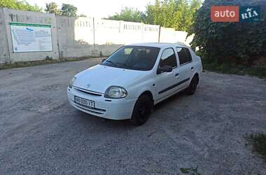 Седан Renault Clio Symbol 2001 в 