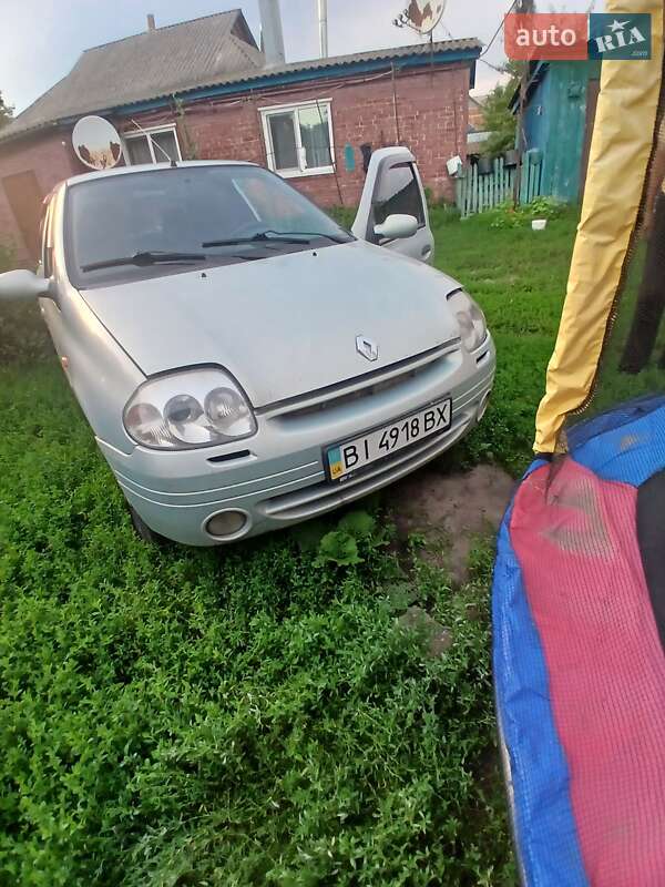 Седан Renault Clio Symbol 2002 в Ахтырке