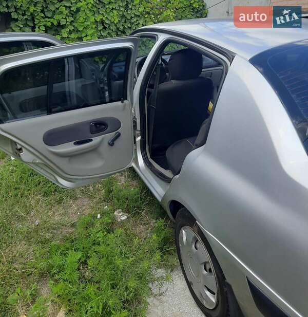 Седан Renault Clio Symbol 2006 в Кропивницком