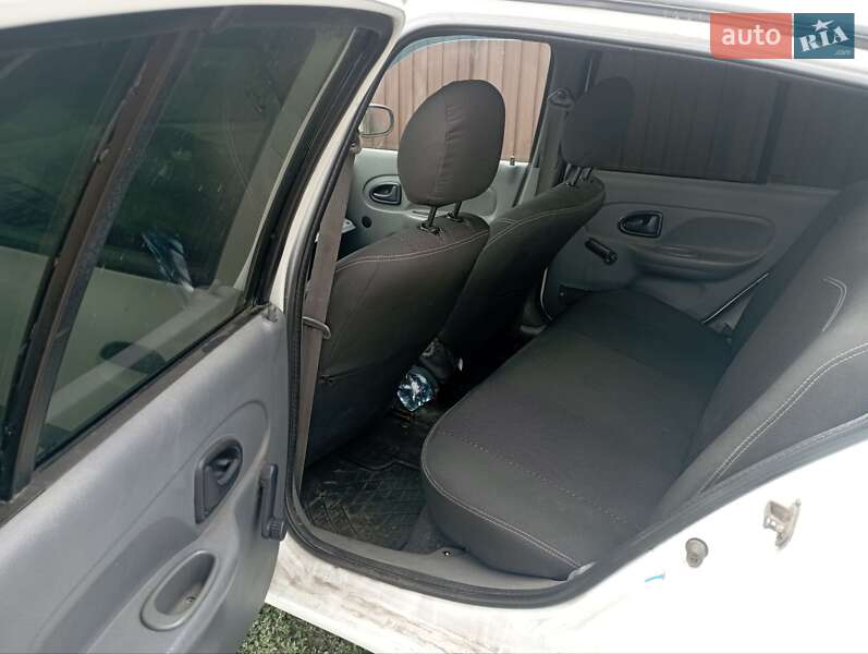 Седан Renault Clio Symbol 2002 в Днепре фото 4 Седан Renault Clio Symbol 2002 в Днепре