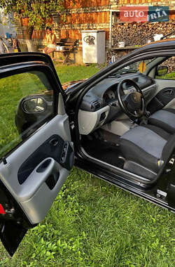 Седан Renault Clio Symbol 2002 в 