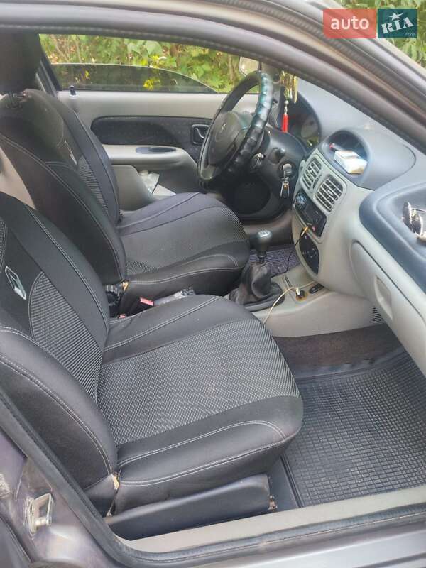 Седан Renault Clio Symbol 2003 в Глухове