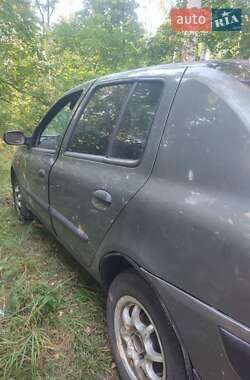 Седан Renault Clio Symbol 2003 в 