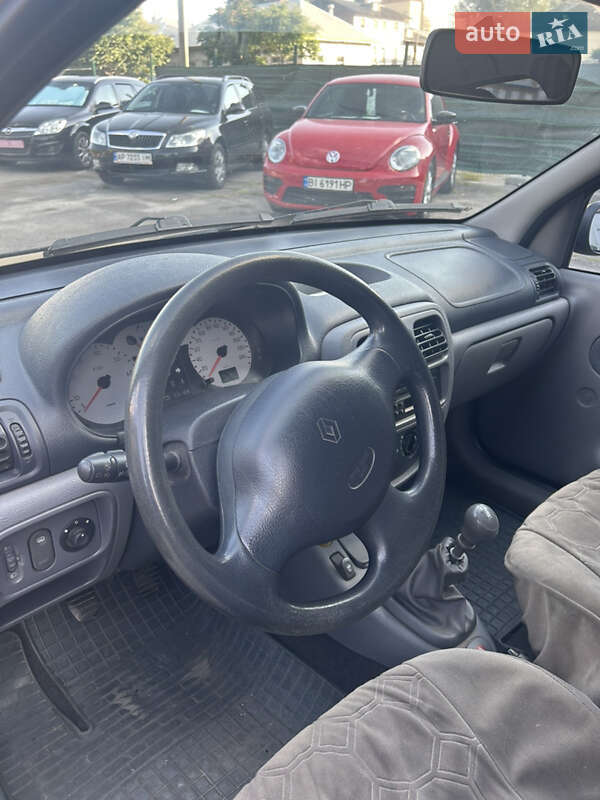 Седан Renault Clio Symbol 2001 в Запорожье