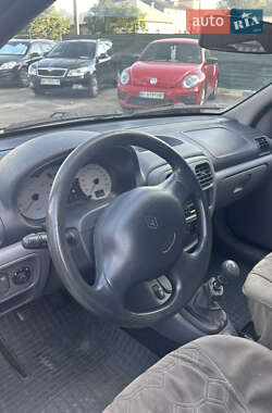 Седан Renault Clio Symbol 2001 в 