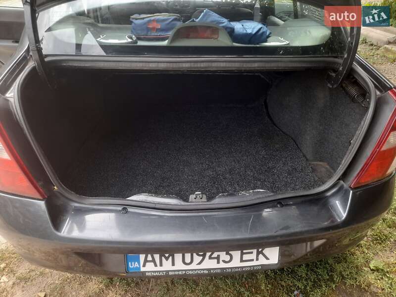 Седан Renault Clio Symbol 2008 в Ромнах