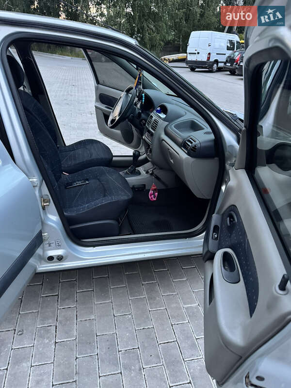 Седан Renault Clio Symbol 2003 в Вінниці
