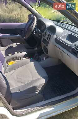Седан Renault Clio Symbol 2002 в 