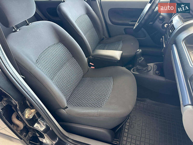Седан Renault Clio Symbol 2006 в Одессе