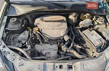 Седан Renault Clio Symbol 2003 в 