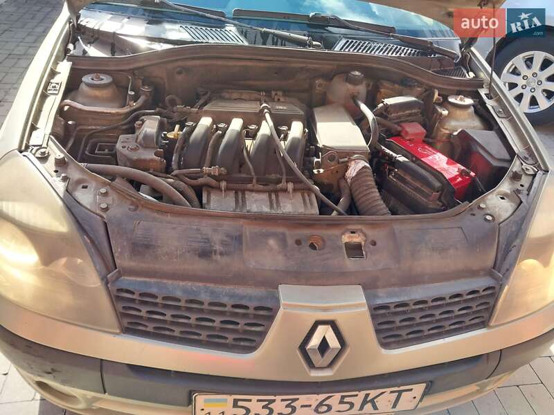 Седан Renault Clio Symbol 2003 в Киеве