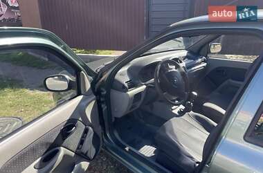 Седан Renault Clio Symbol 2005 в 