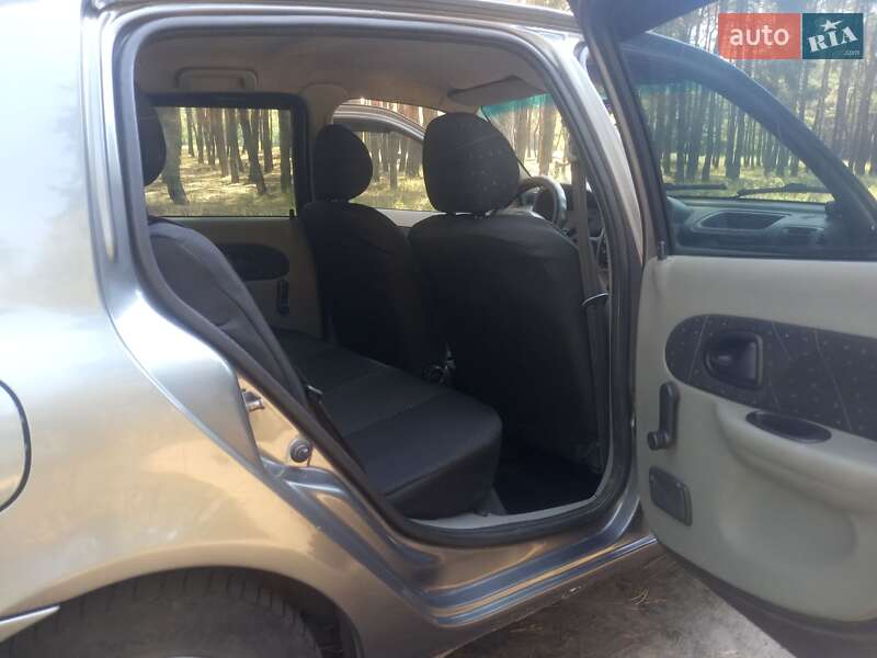 Седан Renault Clio Symbol 2003 в Каменском фото 3 Седан Renault Clio Symbol 2003 в Каменском