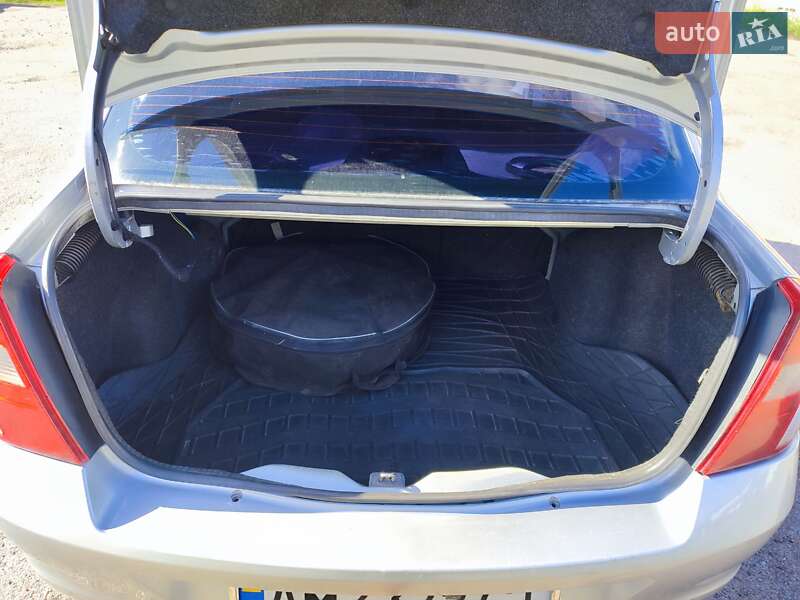 Седан Renault Clio Symbol 2006 в Бердичеві