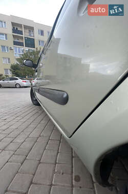 Седан Renault Clio Symbol 2003 в 