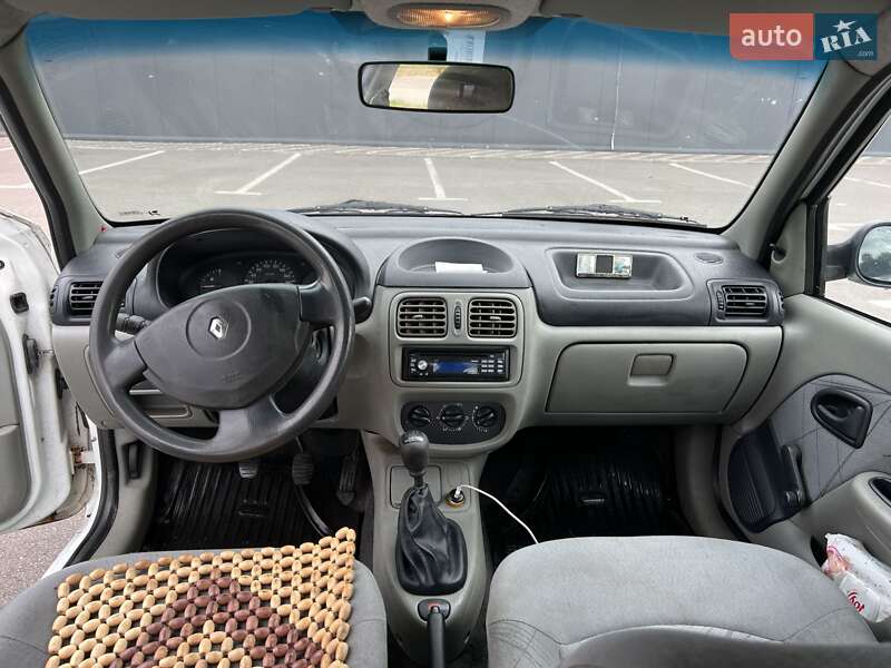 Седан Renault Clio Symbol 2004 в Києві