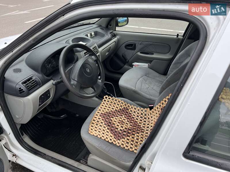 Седан Renault Clio Symbol 2004 в Києві