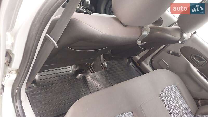 Седан Renault Clio Symbol 2007 в Вараші