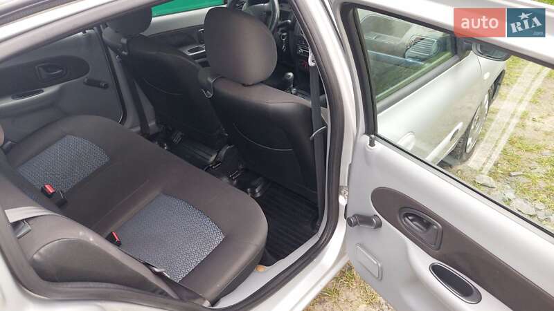 Седан Renault Clio Symbol 2007 в Вараші