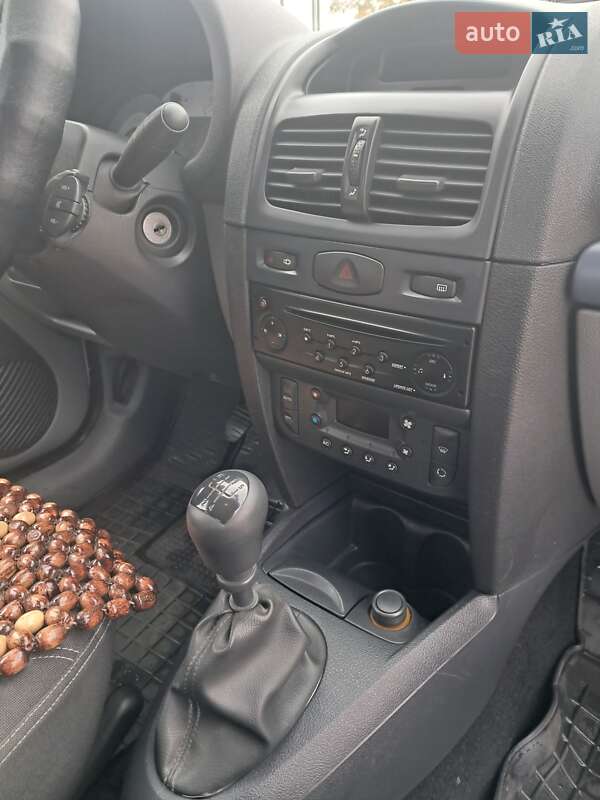 Седан Renault Clio Symbol 2007 в Чернигове