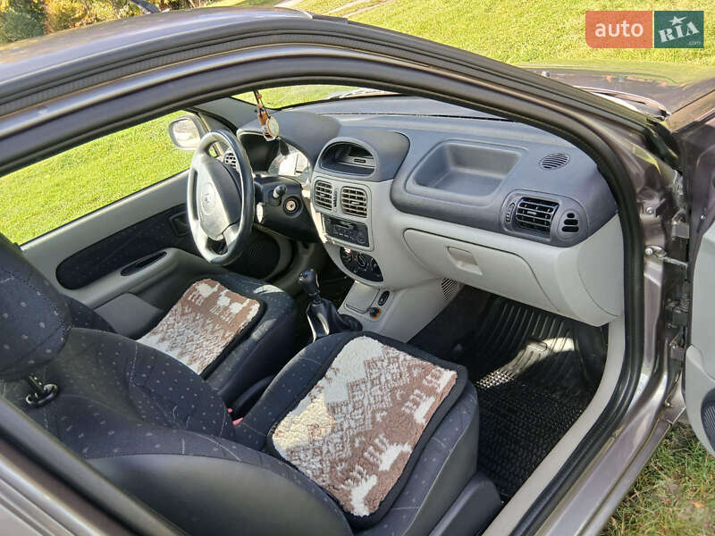 Седан Renault Clio Symbol 2004 в Житомирі фото 5 Седан Renault Clio Symbol 2004 в Житомирі