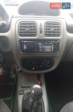 Седан Renault Clio Symbol 2003 в 
