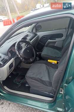 Седан Renault Clio Symbol 2003 в 