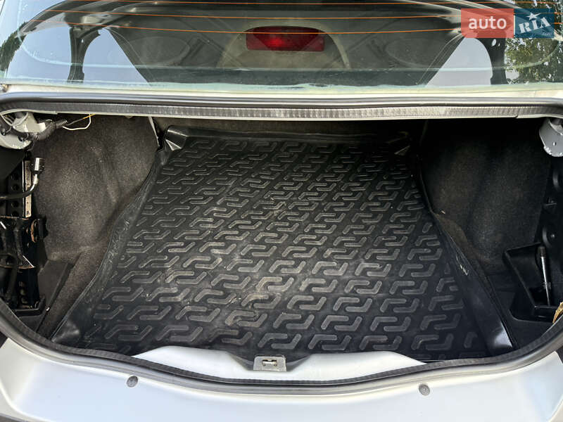 Седан Renault Clio Symbol 2005 в Косове