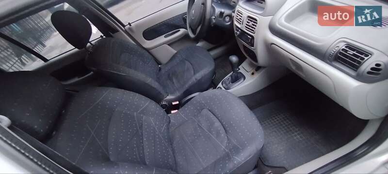 Седан Renault Clio Symbol 2003 в Дніпрі фото 9 Седан Renault Clio Symbol 2003 в Дніпрі