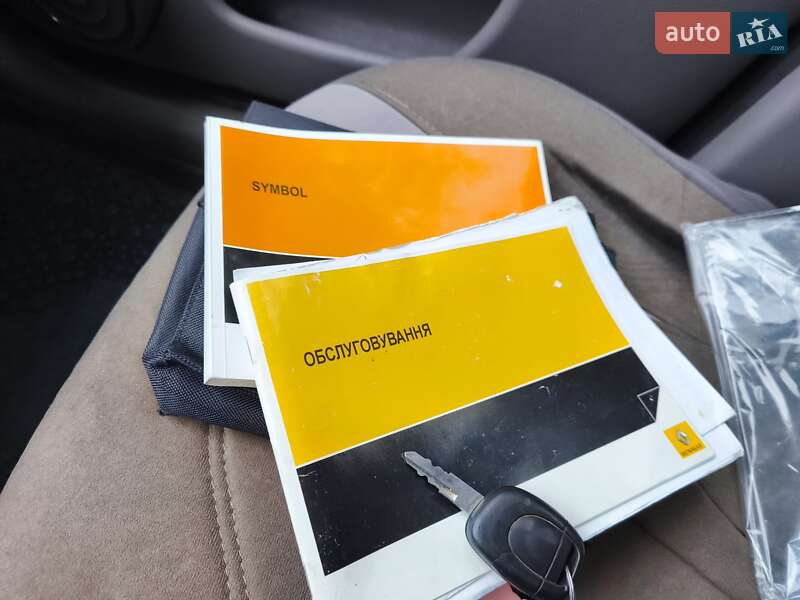 Седан Renault Clio Symbol 2011 в Львові