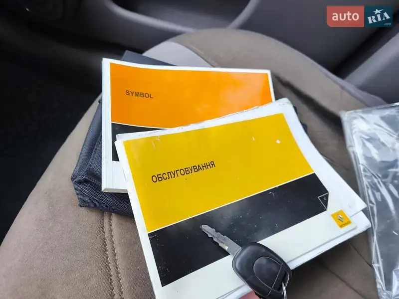 Седан Renault Clio Symbol 2011 в Львові документ