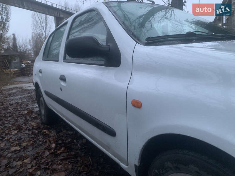 Седан Renault Clio Symbol 2003 в Киеве фото 5 Седан Renault Clio Symbol 2003 в Киеве
