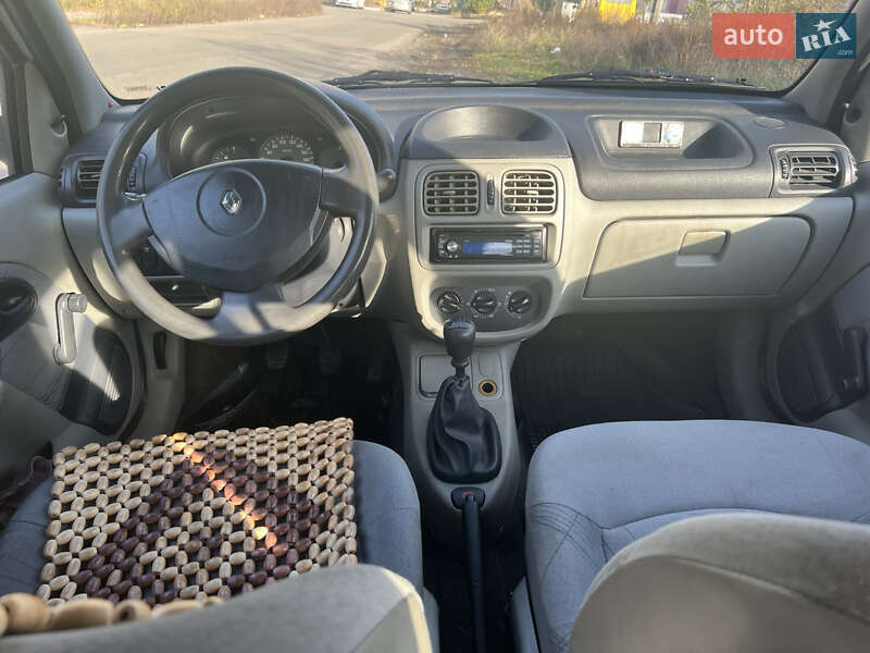 Седан Renault Clio Symbol 2004 в Киеве фото 10 Седан Renault Clio Symbol 2004 в Киеве
