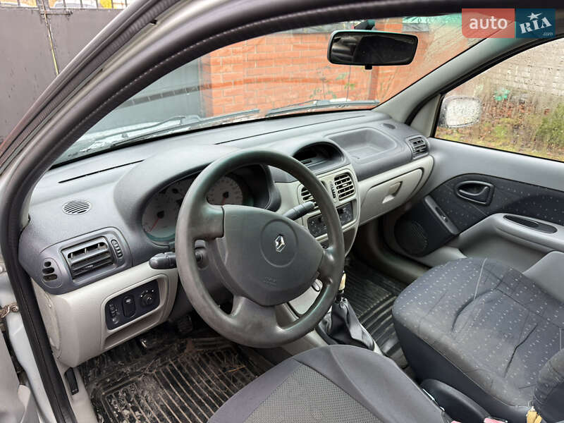 Седан Renault Clio Symbol 2003 в Ізяславі фото 11 Седан Renault Clio Symbol 2003 в Ізяславі