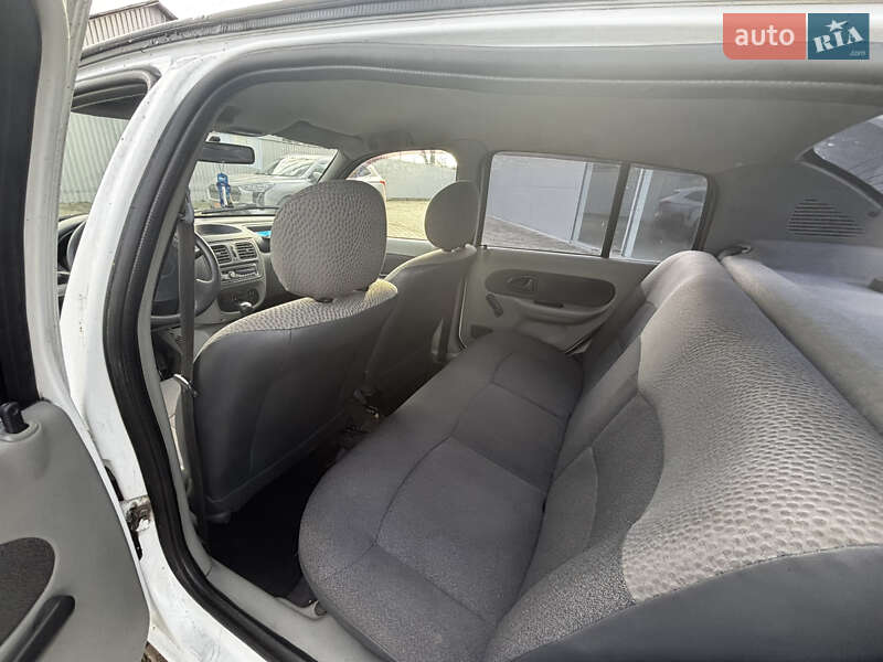 Седан Renault Clio Symbol 2006 в Полтаве