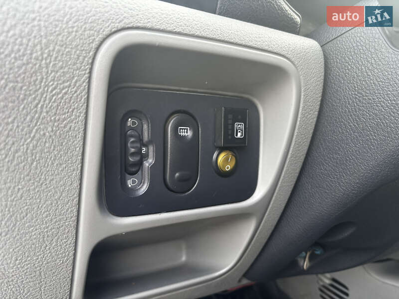 Седан Renault Clio Symbol 2006 в Полтаве