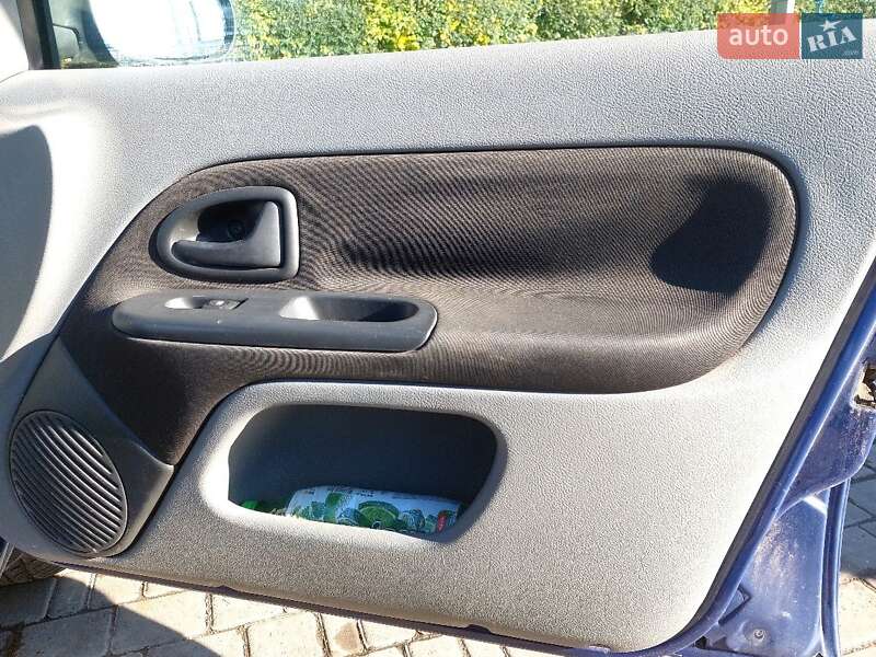 Седан Renault Clio Symbol 2007 в Черновцах