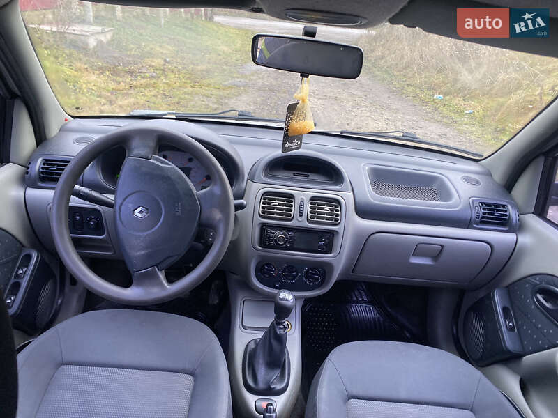 Седан Renault Clio Symbol 2004 в Острозі