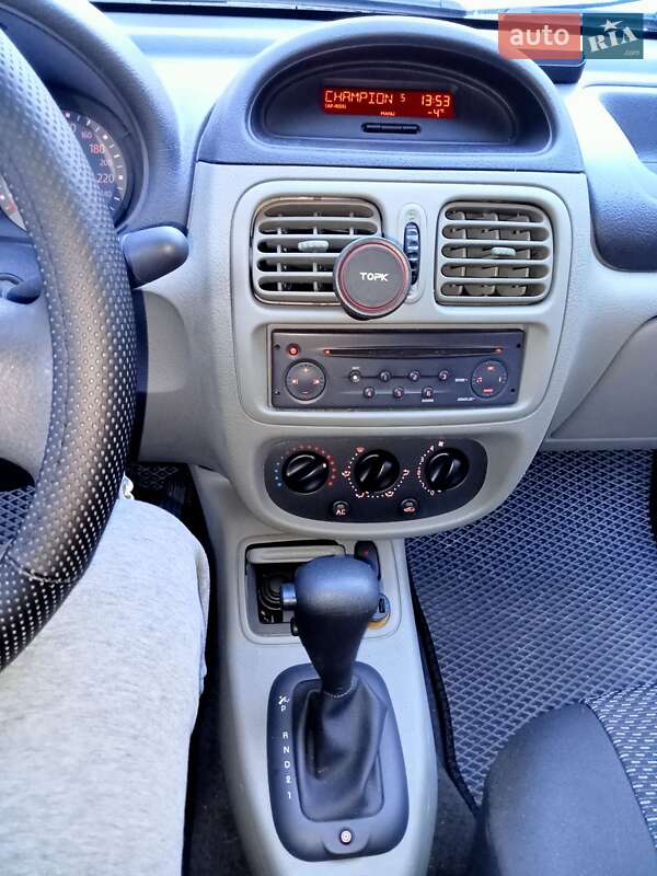 Седан Renault Clio Symbol 2006 в Киеве фото 12 Седан Renault Clio Symbol 2006 в Киеве