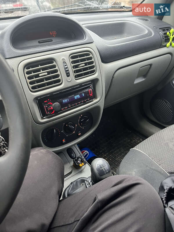 Седан Renault Clio Symbol 2005 в Калуше