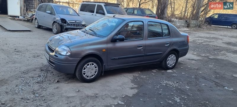 Седан Renault Clio Symbol 2001 в Днепре