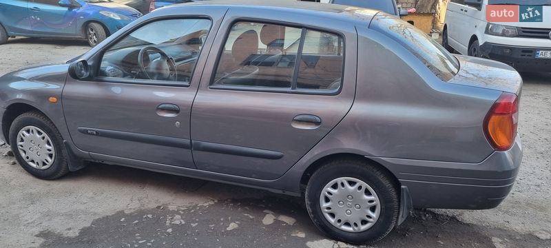 Седан Renault Clio Symbol 2001 в Днепре