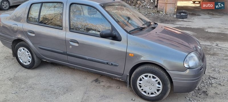 Седан Renault Clio Symbol 2001 в Днепре