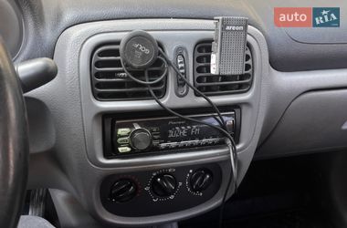 Седан Renault Clio Symbol 2002 в Львове