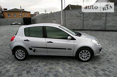 Хетчбек Renault Clio 2007 в 