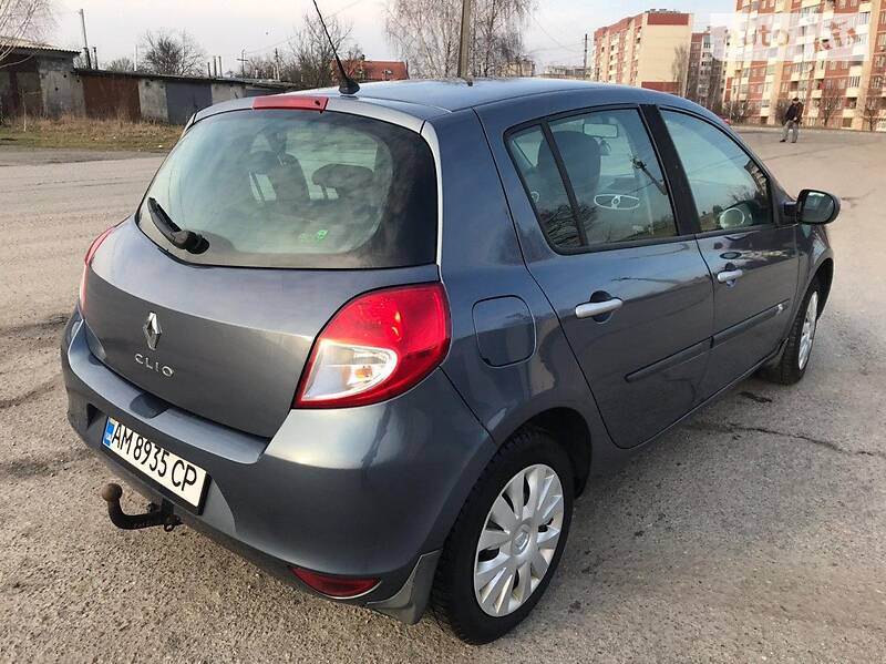 Хетчбек Renault Clio 2011 в Звягелі фото 5 Хетчбек Renault Clio 2011 в Звягелі